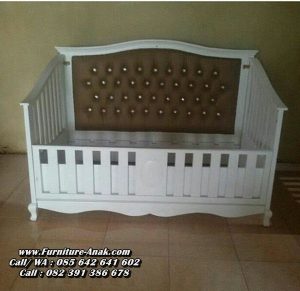 Tempat Tidur Bayi Kayu Cantik Minimalis