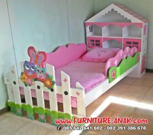 Dipan Tempat Tidur Anak Perempuan Model Rumah